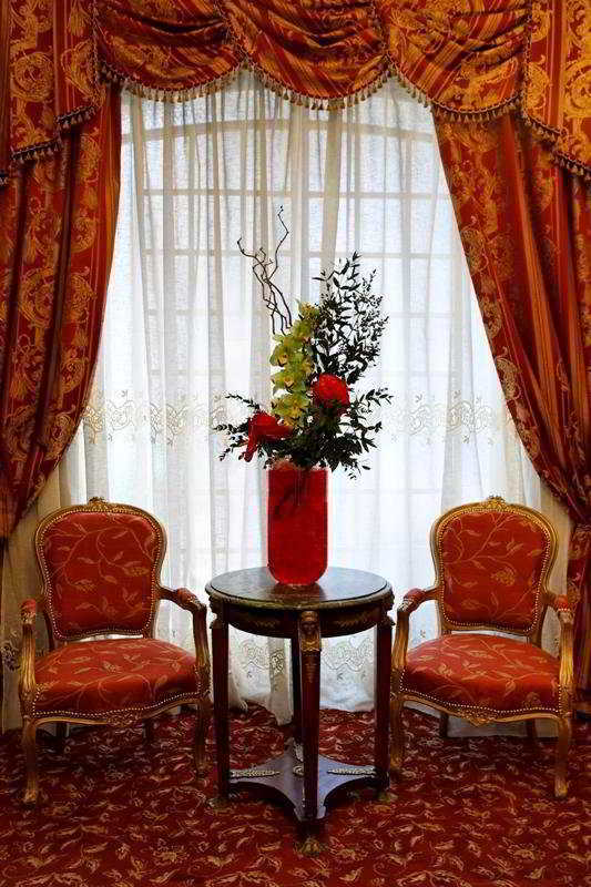 Hotel La Boetie Париж Екстер'єр фото
